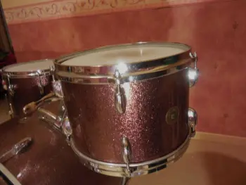 Burgundy Sparkles round badge Gretsch