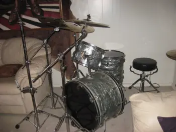 Restoring Ringo Drums yee haw!!!!