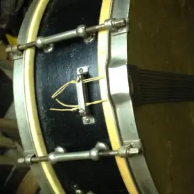 Can anyone ID the vintage of this drum please??