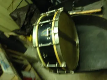 Can anyone ID the vintage of this drum please??