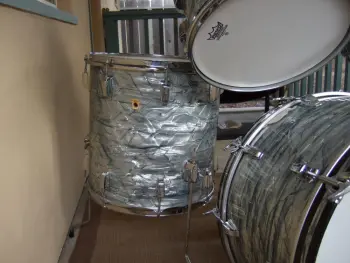 Ludwig-1969 Hollywood(?)  Not a &quot;Standard&quot;