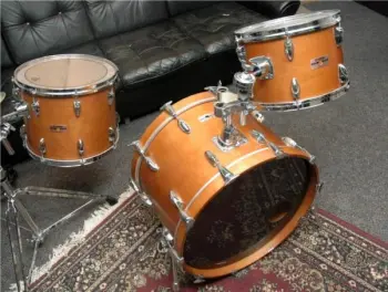EARLY 80s YAMAHA 8000 SERIES NATURAL WOOD FINISH TOMS
