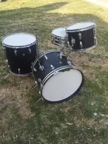 vintage 1968 Ludwig 4pc kit in original black lacquer