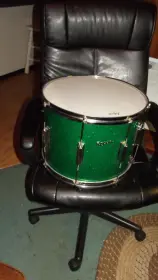 Can you Please Identify this vintage drum