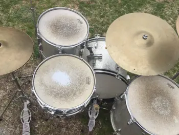 967 Ludwig 'time capsule' kit w hardware and cymbals - beauty!