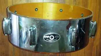 Slingerland snare lugs, with 3 ply shell and badge