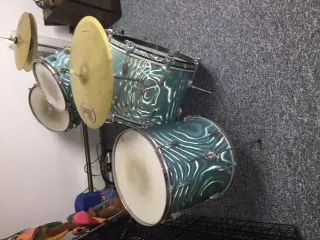 Help on Gretsch drum color and any other info