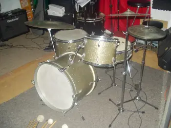 DERI Set 60s with Hardware and Cymbals scored!