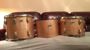 Early '70s Ludwig Classics in Champagne Sparkle (24-inch Bass Drum)