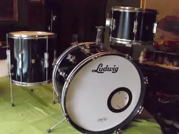 For Sale: Ludwig Black Lacquer Club Dates