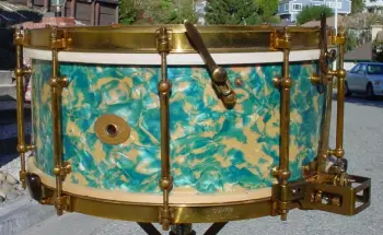 1930-31 LUDWIG &amp; LUDWIG 6.5 x 14 DeLUXE/PEACOCK PEARL SUPER-SENSITIVE MODEL