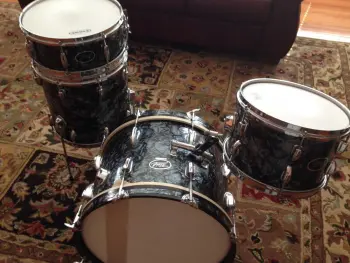 Whitehall drumset - Black Diamond Pearl