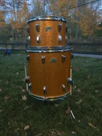 Ludwig 70's B/O badge 13/16 super classic toms, gold sparkle - $399