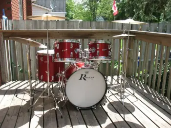 It's the &quot;show off your Rogers drums&quot; thread!