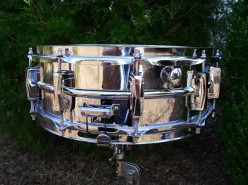 For Sale: Vintage Ludwig Supraphonic