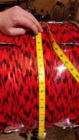 Can you identify this vintage wrap please?