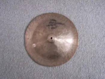 Vintage 13&quot; China - Anyone know the Brand ?!?