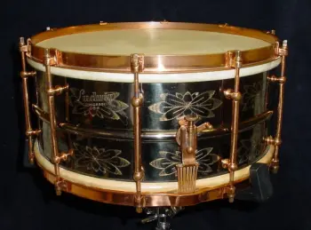 [B]1925-28 LUDWIG &amp; LUDWIG 6.5 x 14 12 PT. FLOWER-ENGRAVED DeLUXE MODEL [/B]