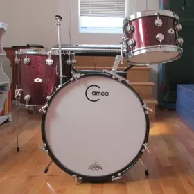 Which company make most similar Burgundy Sparkle wrap to the Gretsch from the 60's?