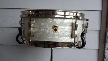 1960 ludwig Transition Badge Pioneer.