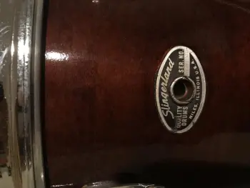 Look at this 70s Slingerland Maple finish...