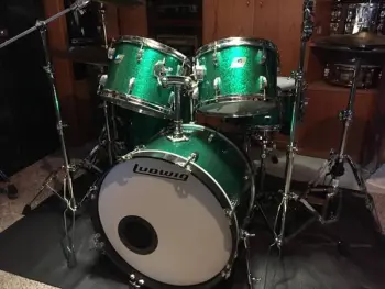 Did Ludwig Rockers ever have blue/olive badges?