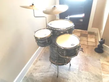 Update on my vintage Gretsch cocktail outfit.
