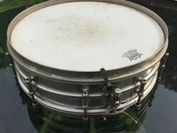 Can you help me identify a Ludwig (1929?) Snare?