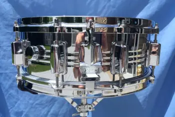 Stewart's Tama kit (the blue kit) sold at auction