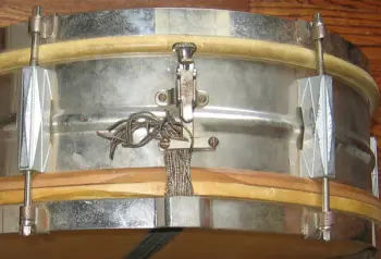 odd rocket lug Gretsch like snare is...Rogers!