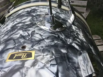 Need some help to identify this vintage Pearl