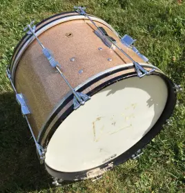 FOR SALE: Vintage 1965 Ludwig 20&quot; Club Date Bass Drum in Champagne Sparkle