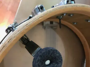 Identifying snare drum with missing badge