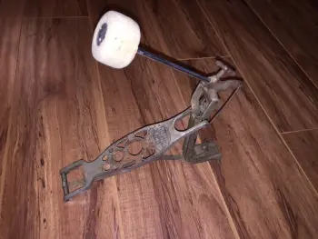 This is the Display Your Vintage Bass Pedal Thread