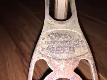 This is the Display Your Vintage Bass Pedal Thread