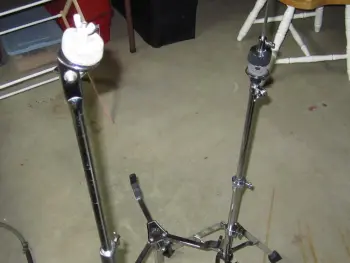 Light duty &quot;junior&quot; sized hardware