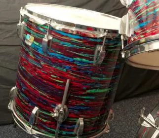 Where is the catch? Ludwig Psychadelic Red