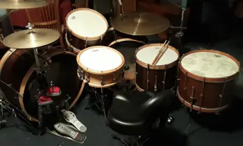 Double Tom stand using twin snare baskets
