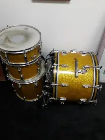 WFL Damen Ave Gold Sparkle Find!!