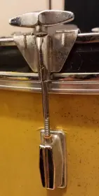 Help ID and info on an old bass drum