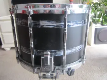 Pearl killer free floating maple snare
