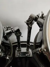 Help identify vintage drum without badges