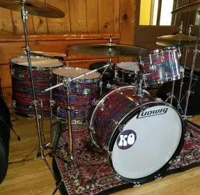 Gigging with Psychedelic Red Ludwigs