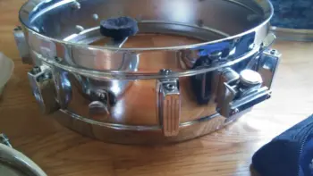 Help - Ludwig Gold Sparkle / Pearl - 60's?