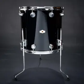 FOR SALE: Vintage LA Camco 22/12/16 in super classy high gloss black
