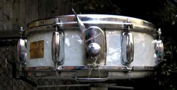 Gene Krupa playing a Dynasonic?