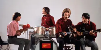 Thoughts on Gretsch 'rock and roll' round badge kit