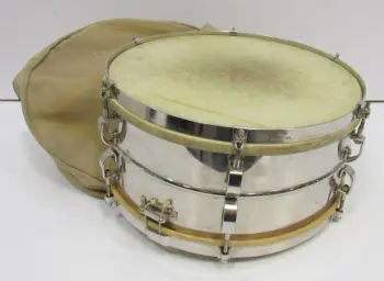 Leedy 1942-44 6 1/2 x 14 snare with airline lugs rare or not?