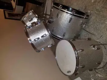 1960's Ludwig drum set - need help identifying and pricing.