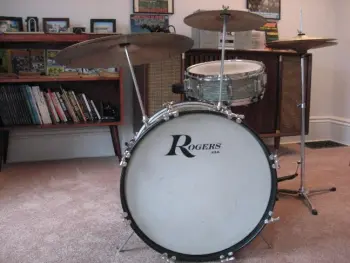 It's the &quot;show off your Rogers drums&quot; thread!